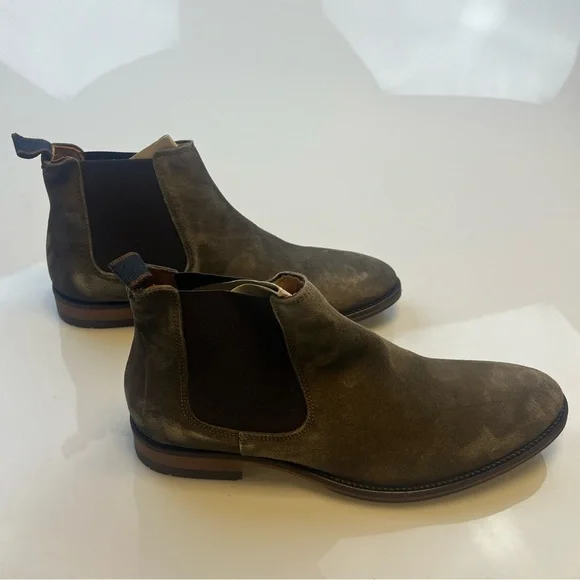 Rodd and Gunn Murphys Road Chelsea Boot in Taupe Size 42  display picture 1